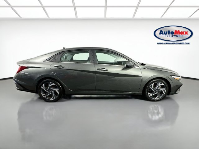 Used 2024 Hyundai Elantra Limited FWD image 10