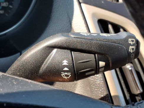 Used 2012 Ford Focus SEL FWD image 24