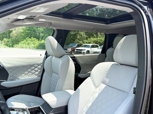 New 2025 Mitsubishi Outlander 4WD Plug-In Hybrid image 6