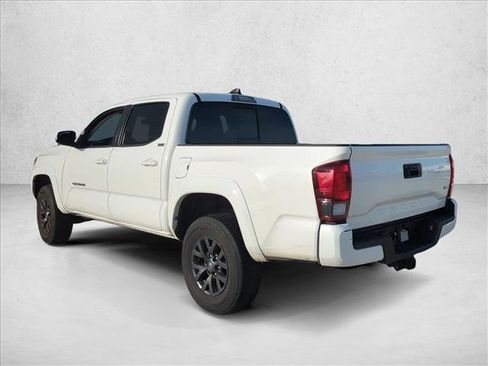Used 2022 Toyota Tacoma SR5 w/ Technology Package image 6