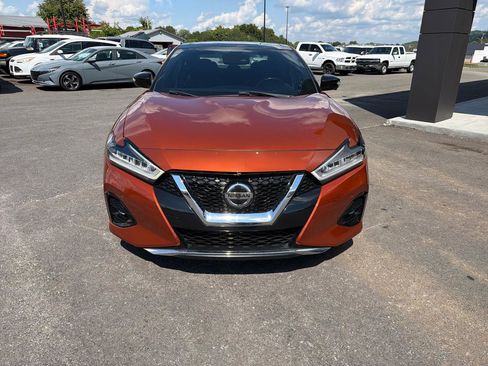 Used 2020 Nissan Maxima SR w/ Sport Mat Group FWD image 8