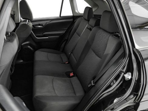 Used 2022 Toyota RAV4 XLE image 33