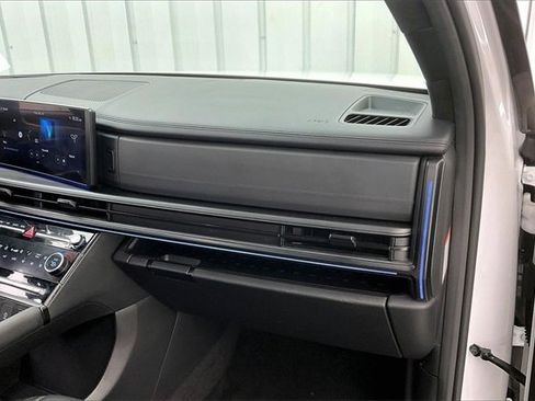 Certified 2024 Hyundai Santa Fe Calligraphy image 18