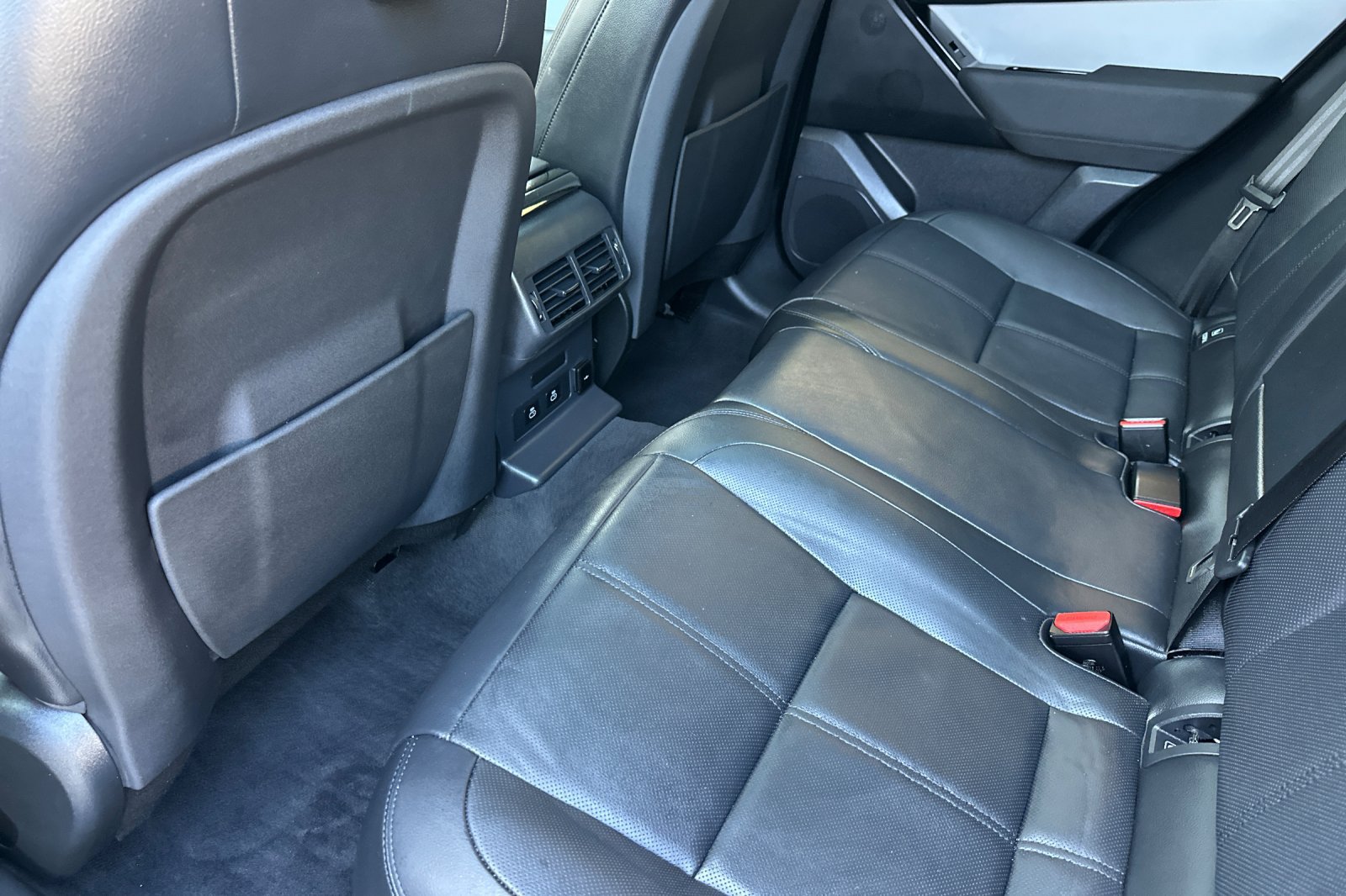 Used 2024 Land Rover Range Rover Velar S AWD/4WD image 12