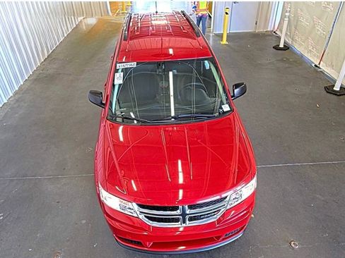 Used 2020 Dodge Journey SE image 3