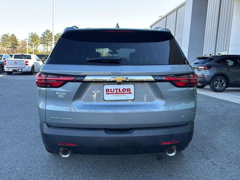 Used 2023 Chevrolet Traverse LT image 4