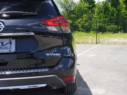 Used 2018 Nissan Rogue SV w/ Premium Package AWD/4WD image 15