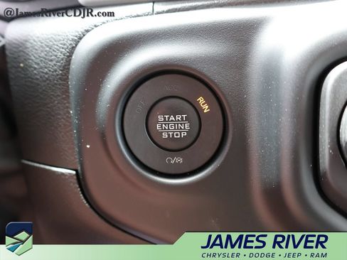 Used 2023 Jeep Gladiator Overland AWD/4WD image 31
