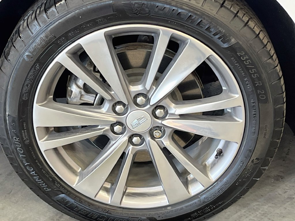 Used 2025 Cadillac XT5 Premium Luxury w/ LPO, Floor Liner Package AWD/4WD image 32