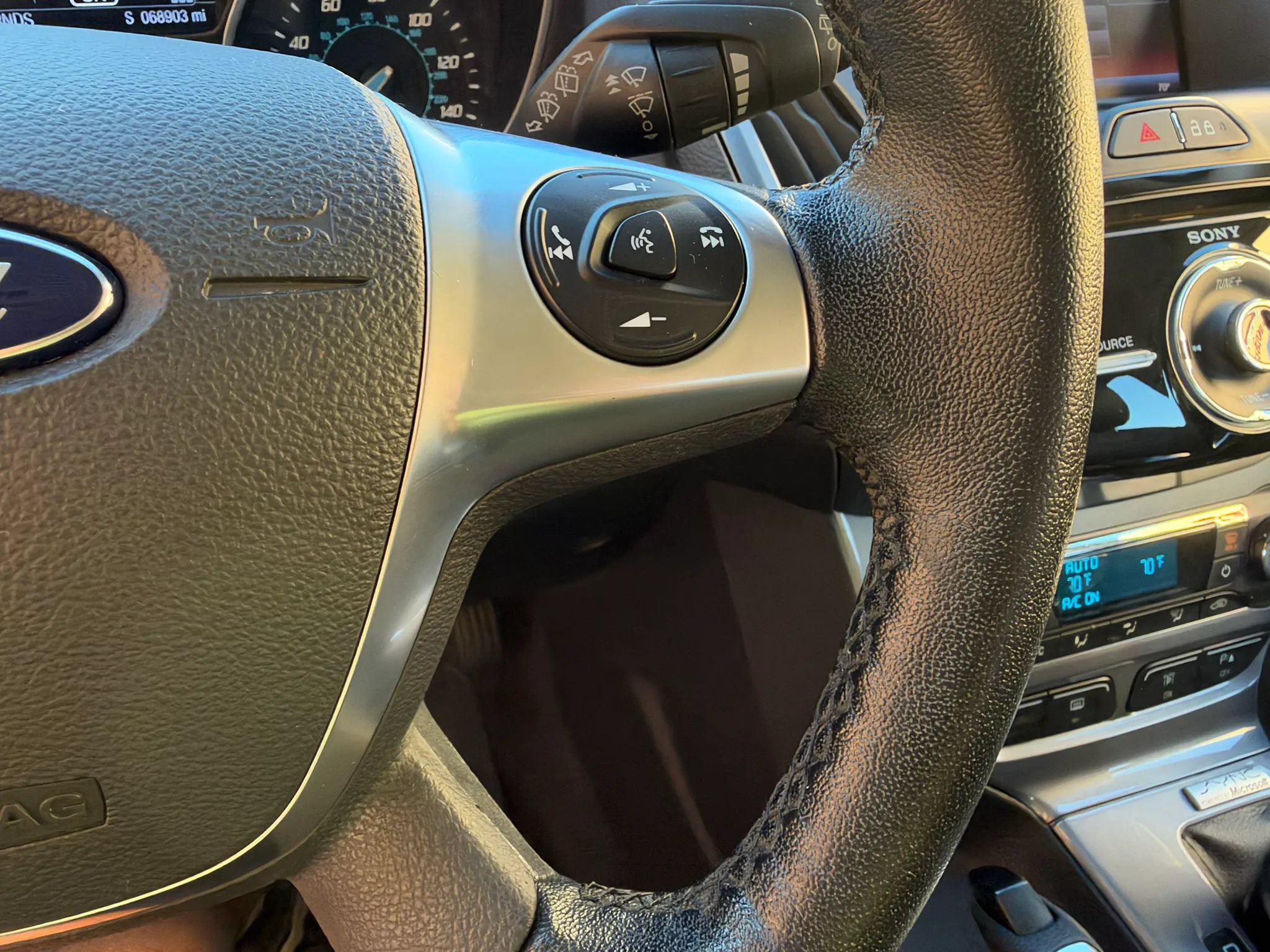 Used 2014 Ford Focus Titanium FWD image 16