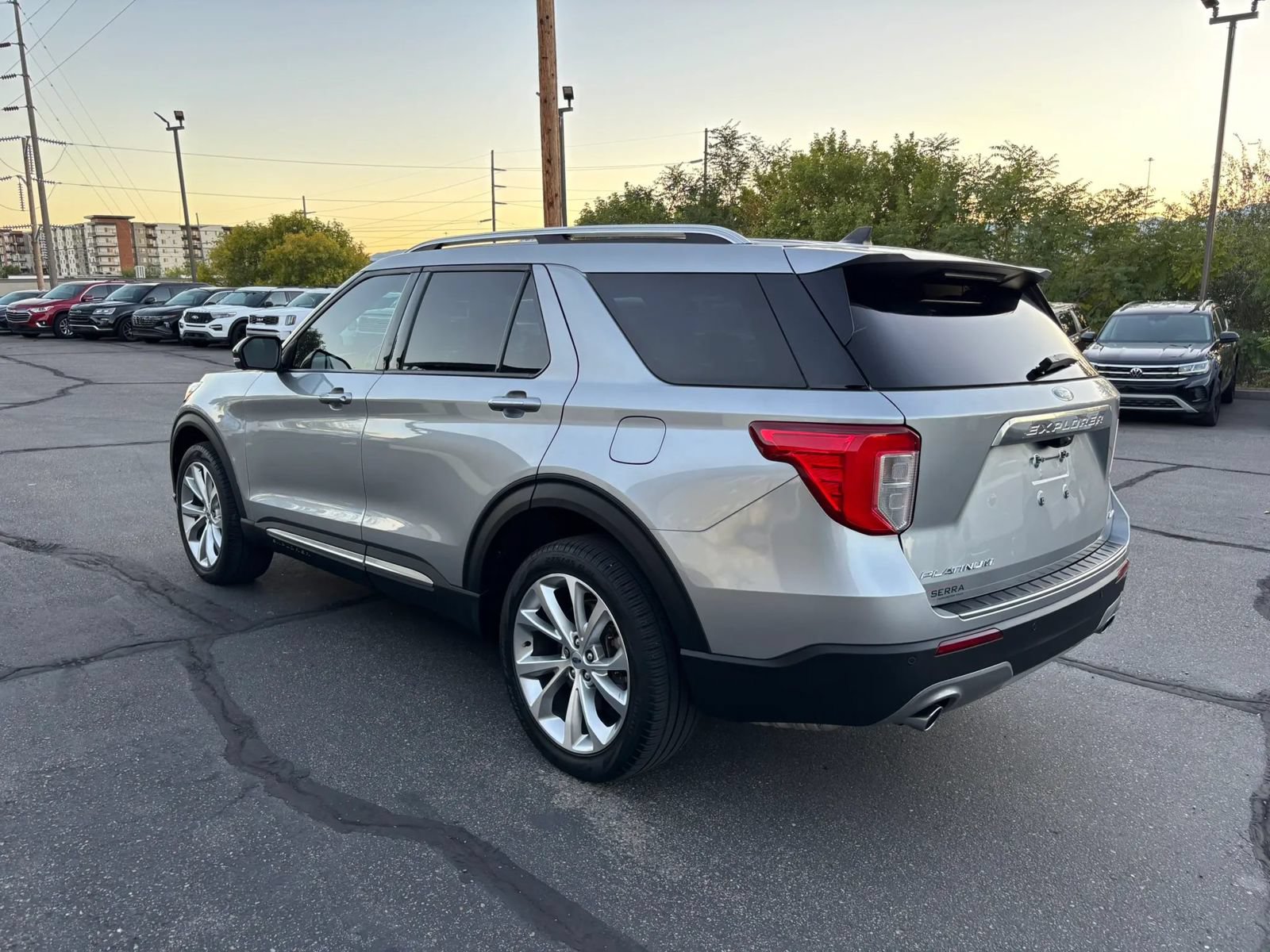 Used 2023 Ford Explorer Platinum w/ Technology Package AWD/4WD image 5