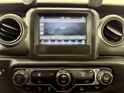 Certified 2022 Jeep Wrangler Unlimited Sport image 16