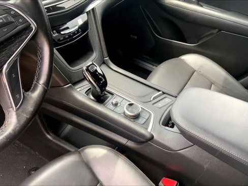 Used 2023 Cadillac XT5 Premium Luxury FWD image 16