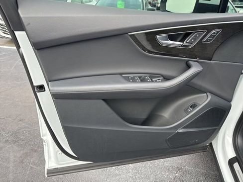 Used 2025 Audi Q7 3.0T Premium Plus image 12