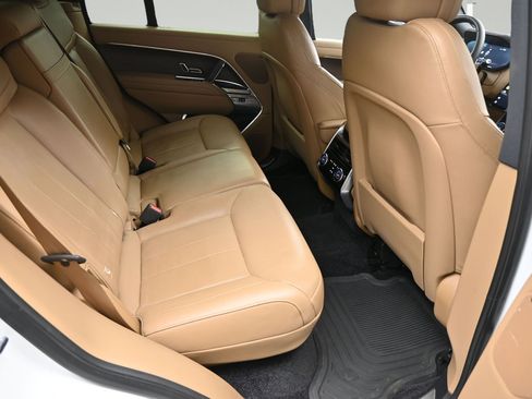 Used 2023 Land Rover Range Rover SE AWD/4WD image 7