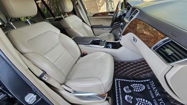 Used 2014 Mercedes-Benz GL 550 4MATIC w/ Driver Assistance Package image 42