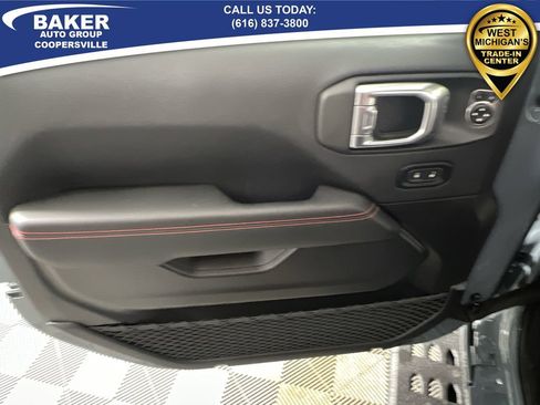 Used 2025 Jeep Wrangler Unlimited Rubicon image 22