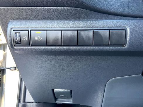 Used 2022 Toyota Corolla LE FWD image 33