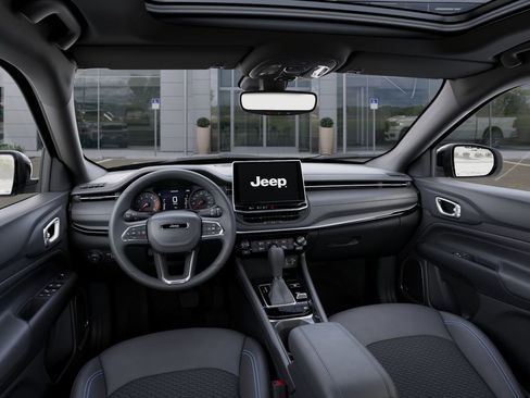 New 2025 Jeep Compass Latitude w/ Sun & Sound Group image 15