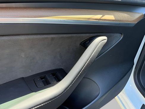 Used 2023 Tesla Model 3 Standard Range image 16