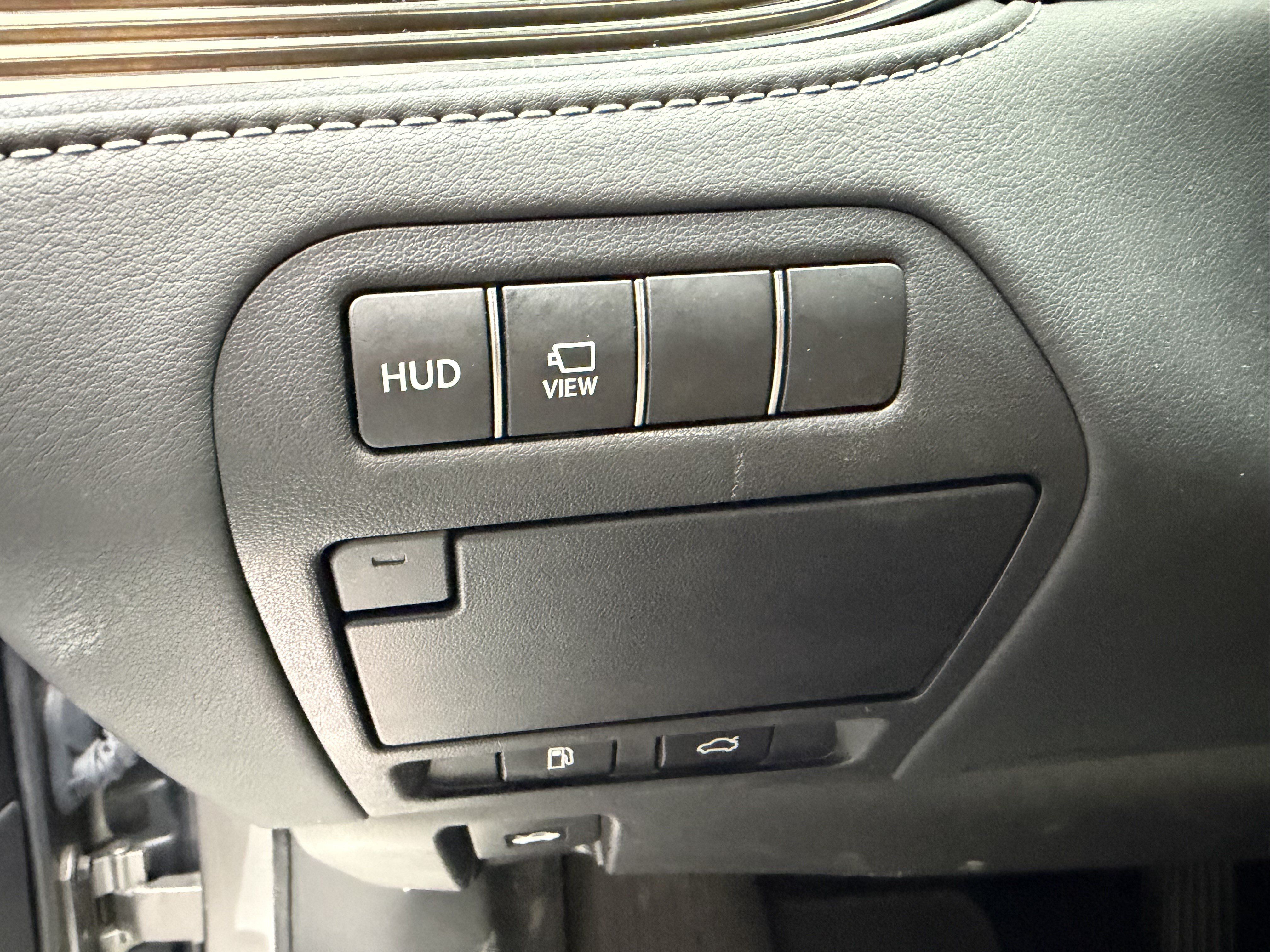 Used 2022 Lexus LS 500 w/ Interior Upgrade Package RWD image 15