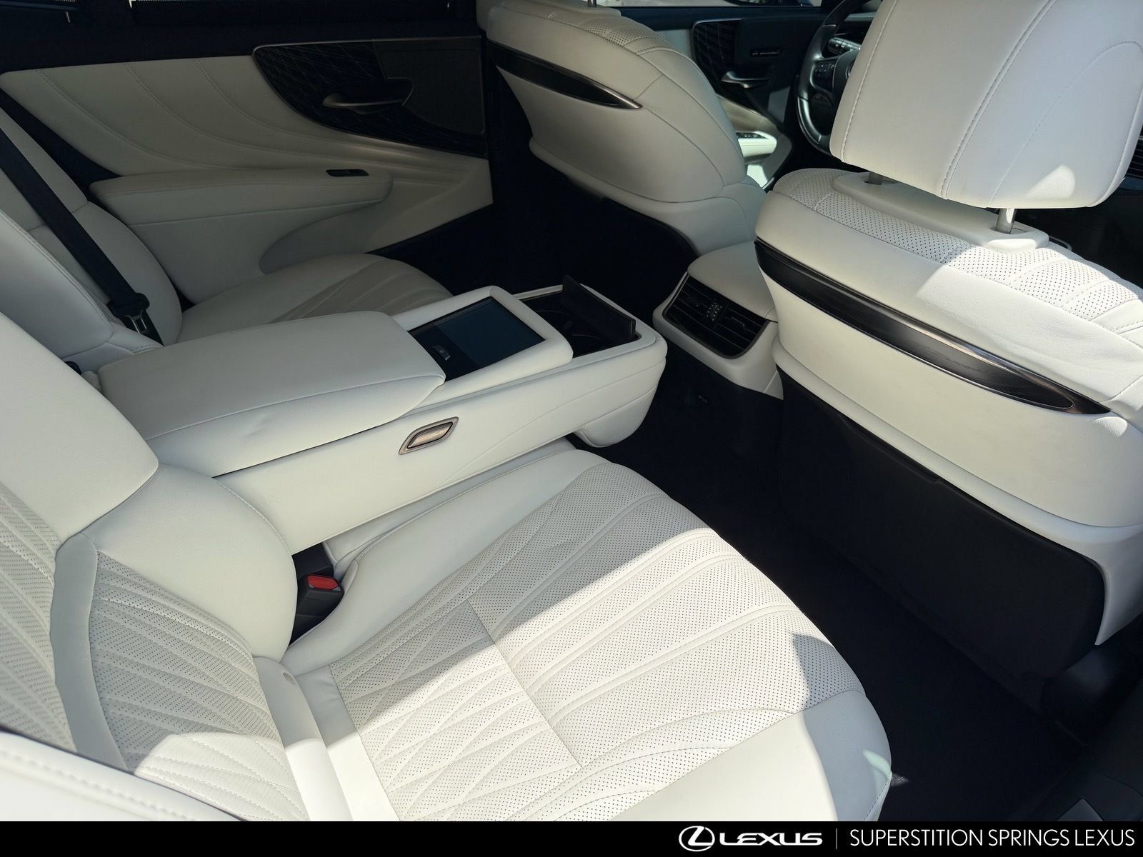 Certified 2023 Lexus LS 500h AWD w/ Luxury Package image 33