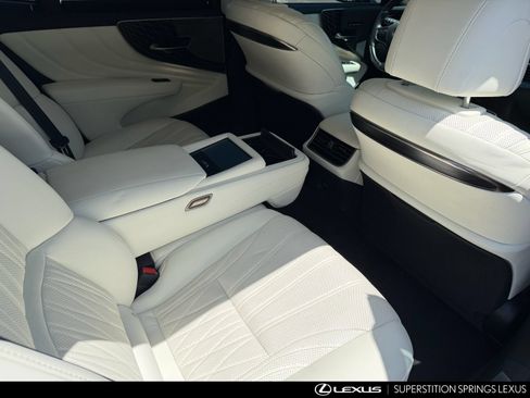 Used 2023 Lexus LS 500h AWD w/ Luxury Package image 33