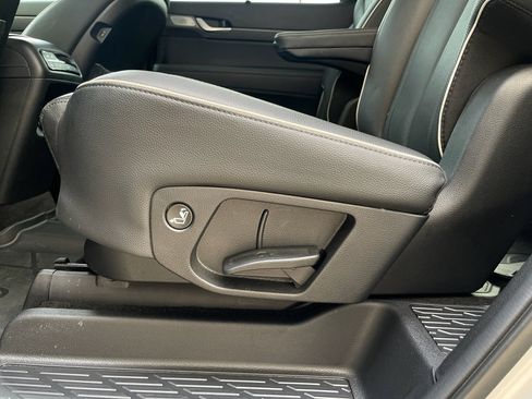 Used 2025 Hyundai Palisade Limited image 16