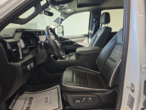 Used 2024 GMC Sierra 2500 AT4X image 44