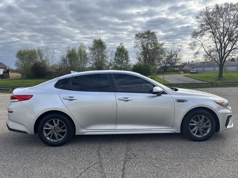 Used 2020 Kia Optima LX FWD image 2