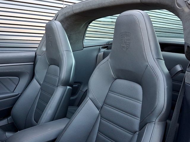 Certified 2025 Porsche 911 Targa 4 GTS AWD/4WD image 5