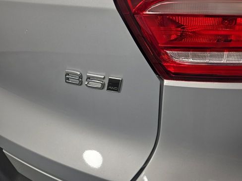 Certified 2024 Volvo XC40 B5 Plus w/ Protection Package Premier image 10