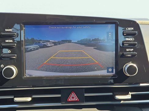 Used 2021 Hyundai Elantra SEL w/ Convenience + Premium Package image 28