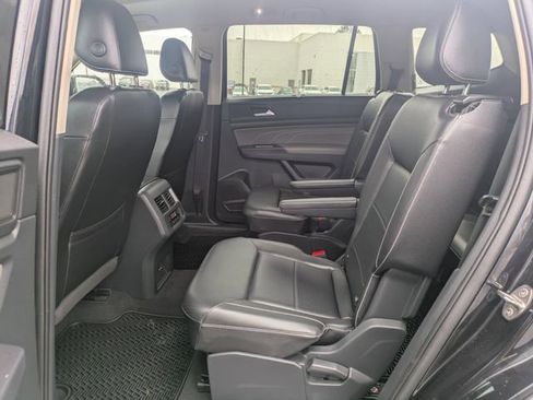 Used 2021 Volkswagen Atlas SE w/ Panoramic Sunroof Package image 16