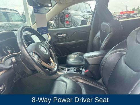 Used 2017 Jeep Cherokee Limited FWD image 9