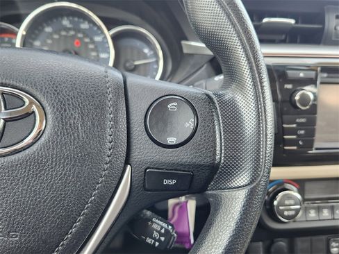 Used 2014 Toyota Corolla LE image 19