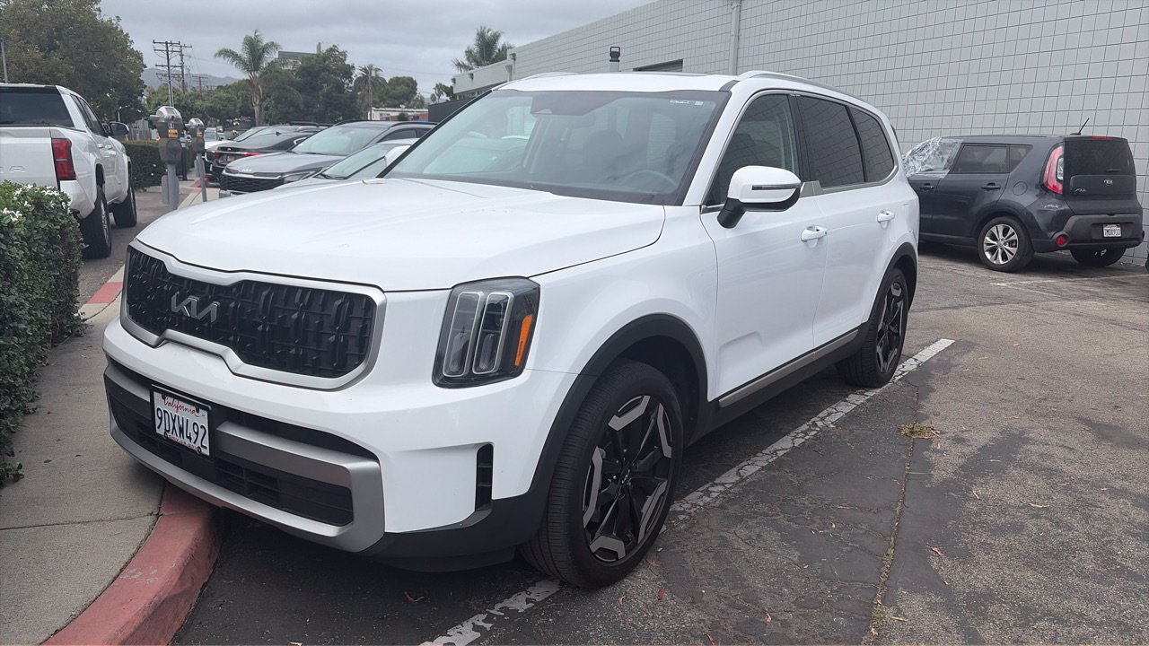 Certified 2023 Kia Telluride EX w/ EX Captain's Chair Package FWD image 1