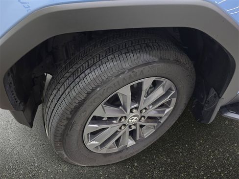 Used 2025 Toyota Land Cruiser image 32