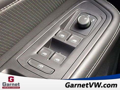 Certified 2024 Volkswagen Atlas Cross Sport SEL R-Line image 25