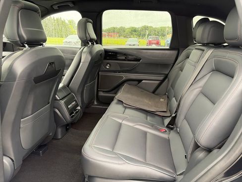 Used 2025 Lincoln Nautilus Premier w/ Equipment Group 102A AWD/4WD image 30