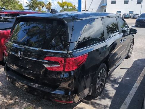 Used 2023 Honda Odyssey EX-L image 2