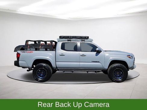 Used 2019 Toyota Tacoma TRD Sport image 8