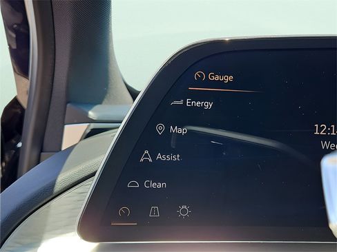 New 2024 Cadillac Lyriq Luxury image 17