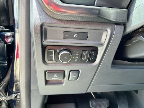 Used 2025 Ford F150 Lariat AWD/4WD image 15