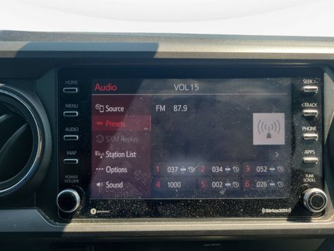 Used 2020 Toyota Tacoma TRD Off-Road w/ Technology Package AWD/4WD image 12