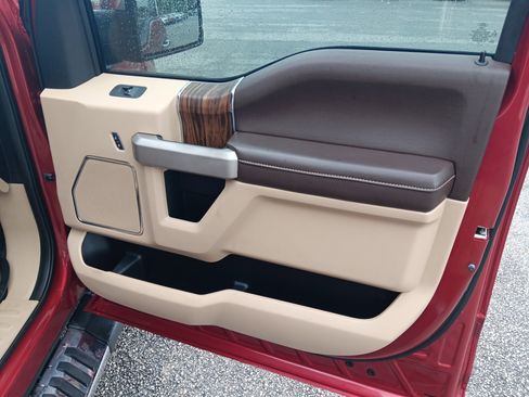Used 2019 Ford F150 Lariat w/ Equipment Group 502A Luxury AWD/4WD image 20
