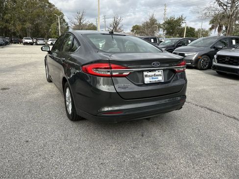 Used 2018 Ford Fusion S image 4