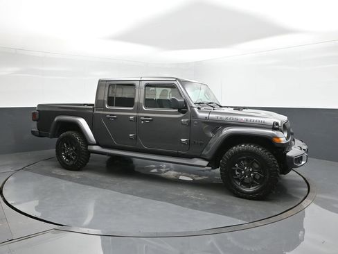 New 2025 Jeep Gladiator Sport image 17