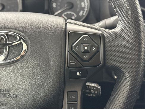 Used 2022 Toyota Tacoma TRD Off-Road w/ TRD Premium Off Road Package AWD/4WD image 20