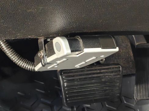 Used 2011 Chevrolet Silverado 1500 LTZ AWD/4WD image 12